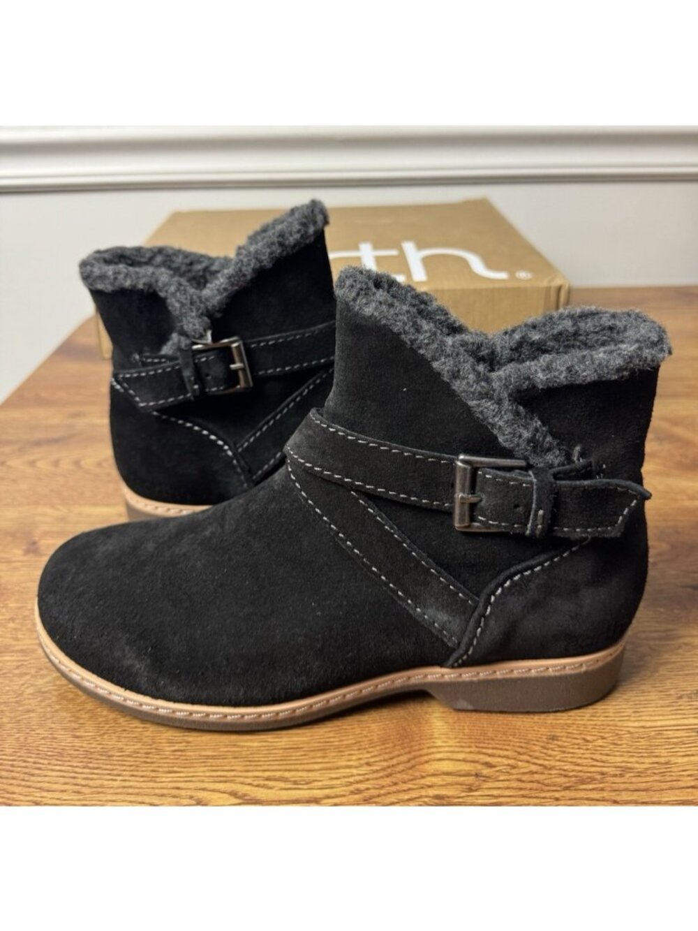 Earth Hutton Water Repellent Insulated Comfort Bootie Black Suede - 6.5 Medium